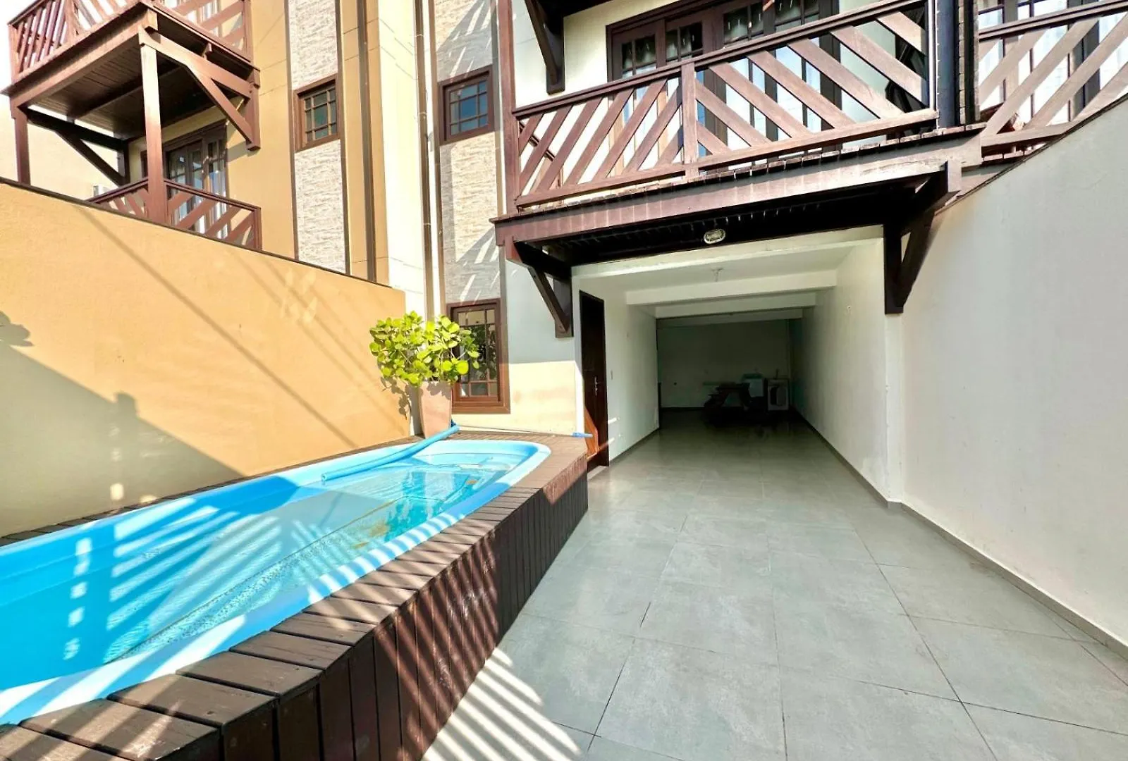 Lindo Sobrado A 250Mts Da Praia Mariscal Bombinhas Piscina 249-3 Brasil